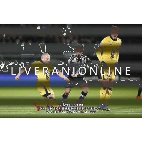 Florent BALMONT / Olivier AURIAC - 28.11.2015 - Angers / Lille - 15eme journee de Ligue 1 Photo : Vincent Michel / Icon Sport AG ALDO LIVERANI SAS ONLY ITALY