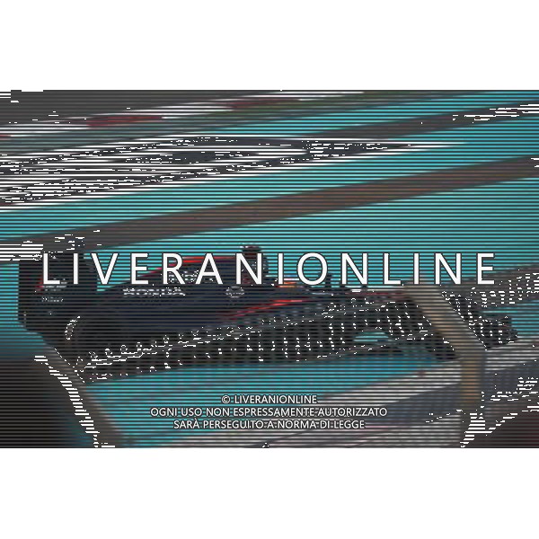 Fernando Alonso (ESP) McLaren MP4-30 off the circuit at the start of the race. 29.11.2015. Formula 1 World Championship, Rd 19, Abu Dhabi Grand Prix, Yas Marina Circuit, Abu Dhabi, Race Day. AG ALDO LIVERANI SAS ONLY ITALY