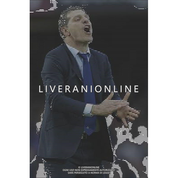 West Ham United manager Slaven Bilic shouts instructions to his team from the dug-out Photographer Craig Mercer/CameraSport Football - Barclays Premiership - West Ham United v West Bromwich Albion - Sunday 29th November 2015 - Boleyn Ground - London © CameraSport - 43 Linden Ave. Countesthorpe. Leicester. England. LE8 5PG - Tel: +44 (0) 116 277 4147 - admin@camerasport.com - www.camerasport.com AG ALDO LIVERANI SAS ONLY ITALY