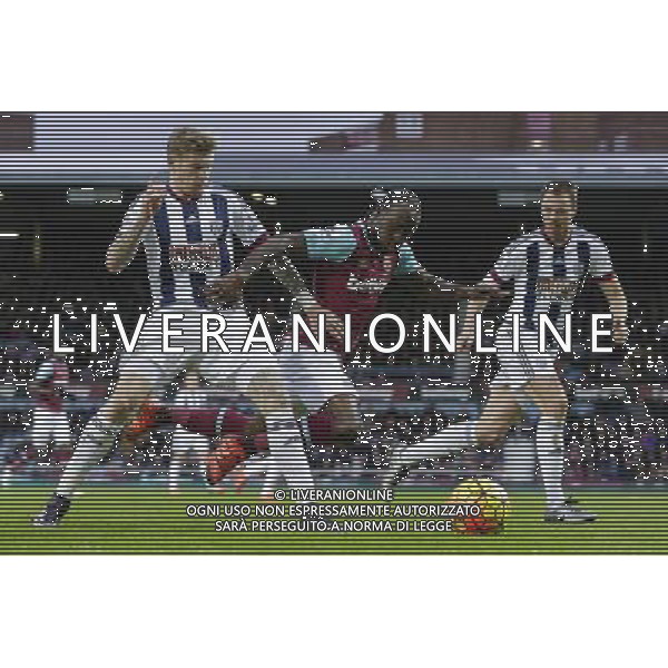 West Ham United\'s Victor Moses is tackled by West Bromwich Albion\'s James McClean Photographer Craig Mercer/CameraSport Football - Barclays Premiership - West Ham United v West Bromwich Albion - Sunday 29th November 2015 - Boleyn Ground - London © CameraSport - 43 Linden Ave. Countesthorpe. Leicester. England. LE8 5PG - Tel: +44 (0) 116 277 4147 - admin@camerasport.com - www.camerasport.com AG ALDO LIVERANI SAS ONLY ITALY