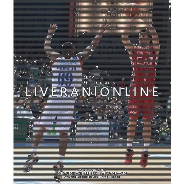 Beko Lega Basket Serie A 2015/2016 Giornata 9 Cucciago (CO) - 29.11.2015 Acqua Vitasnella Cantu\'-EA7 Emporio Armani Milano Nella Foto:cerella /Ph.Vitez-Ag. Aldo Liverani