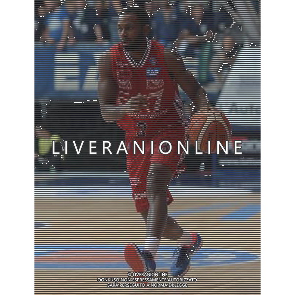 Beko Lega Basket Serie A 2015/2016 Giornata 9 Cucciago (CO) - 29.11.2015 Acqua Vitasnella Cantu\'-EA7 Emporio Armani Milano Nella Foto:Lafayette Oliver /Ph.Vitez-Ag. Aldo Liverani