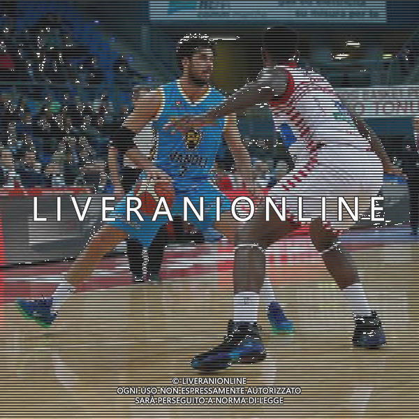 Lega Basket serie A, Consultinvest Pesaro vs Vanoli Cremona, 30/11/2015, nella foto VITALI LUCA, VANOLI CREMONA CERCA VARCO PER PASSARE , ©CLAUDIO ZAMAGNI/AGENZIA ALDO LIVERANI