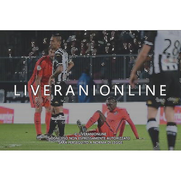 blessure Blaise MATUIDI - 01.12.2015 - Angers / PSG - 16eme journee Ligue 1 Photo : Nolwenn Le Gouic / Icon Sport AG ALDO LIVERANI SAS ONLY ITALY