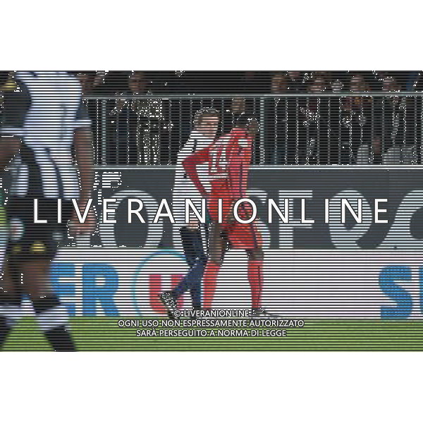 blessure Blaise MATUIDI - 01.12.2015 - Angers / PSG - 16eme journee Ligue 1 Photo : Nolwenn Le Gouic / Icon Sport AG ALDO LIVERANI SAS ONLY ITALY