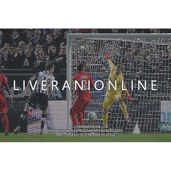 Kevin TRAPP / Romain THOMAS - 01.12.2015 - Angers / PSG - 16eme journee Ligue 1 Photo : Nolwenn Le Gouic / Icon Sport AG ALDO LIVERANI SAS ONLY ITALY