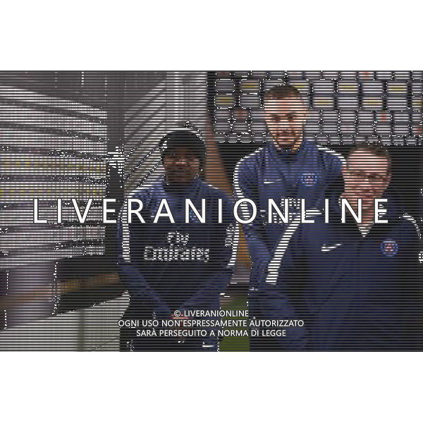 Hervin ONGENDA / Layvin KURZAWA - 01.12.2015 - Angers / PSG - 16eme journee Ligue 1 Photo : Nolwenn Le Gouic / Icon Sport AG ALDO LIVERANI SAS ONLY ITALY