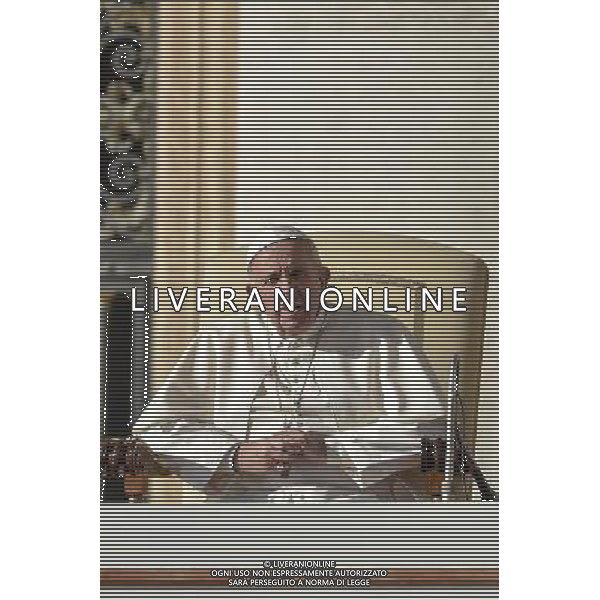 CittÃ  del Vaticano - 02/12/2015 - Piazza San Pietro - Udienza generale del Mercoledi\' - nella foto: papa Francesco /Ph. Corradetti - Ag. Aldo Liverani/ AGENZIA ALDO LIVERANI SAS -
