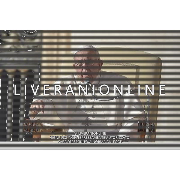 CittÃ  del Vaticano - 02/12/2015 - Piazza San Pietro - Udienza generale del Mercoledi\' - nella foto: papa Francesco /Ph. Corradetti - Ag. Aldo Liverani/ AGENZIA ALDO LIVERANI SAS -