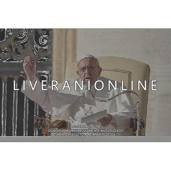 CittÃ  del Vaticano - 02/12/2015 - Piazza San Pietro - Udienza generale del Mercoledi\' - nella foto: papa Francesco /Ph. Corradetti - Ag. Aldo Liverani/ AGENZIA ALDO LIVERANI SAS -