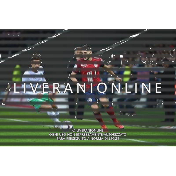 Yassine BENZIA / Jeremy CLEMENT - 02.12.2015 - Lille / Saint Etienne - 16eme journee de Ligue 1 Photo: Dave Winter / Icon Sport/ AGENZIA ALDO LIVERANI SAS - ITALY ONLY EDITORIAL USE ONLY