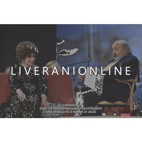 Roma - 03/12/2015 - Studi Mediaset De Paolis - Trasmissione TV \' Maurizio Costanzo Show \' - nella foto: Gina Lollobrigida e Maurizio Costanzo /Ph. Corradetti - Ag. Aldo Liverani