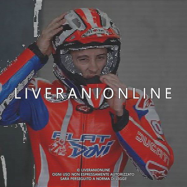 SIC DAY 2015 al Misano World Circuit 5 e 6 Dicembre, nella foto, ANDREA DOVIZIOSO, DUCATI, SI SISTEMA IL CASCO, ©CLAUDIO ZAMAGNI/AGENZIA ALDO LIVERANI S.A.S.