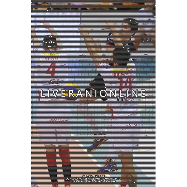 Campionato SuperLega UnipolSai - 9¡ giornata Castellanza (VA) 5-12-2015 PalaBorsani Revivre Milano vs Diatec Trentino nella foto Oleg Antonov (Trentino) foto Roberto Garavaglia - ag. Aldo Liverani sas