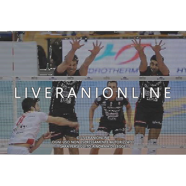 Campionato SuperLega UnipolSai - 9¡ giornata Castellanza (VA) 5-12-2015 PalaBorsani Revivre Milano vs Diatec Trentino nella foto Mitar Djuric (Trentino) SX e Sebastian Sole\' (Trentino) DX foto Roberto Garavaglia - ag. Aldo Liverani sas