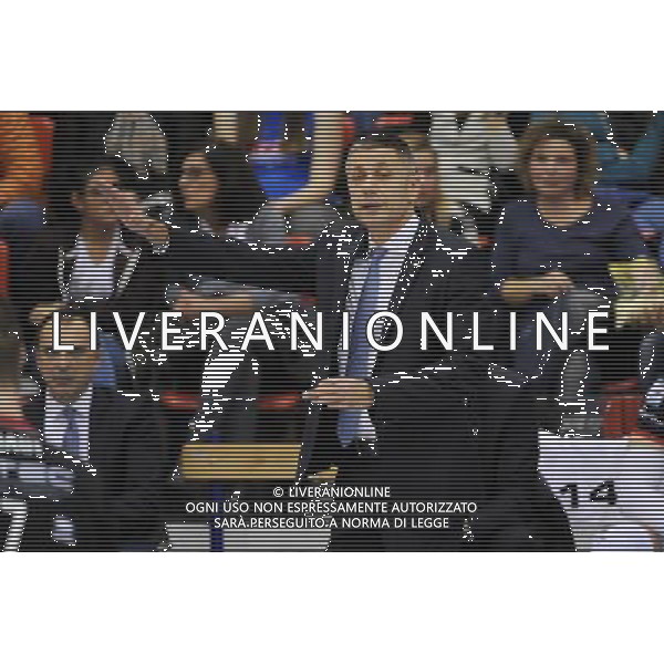 Campionato SuperLega UnipolSai - 9¡ giornata Castellanza (VA) 5-12-2015 PalaBorsani Revivre Milano vs Diatec Trentino nella foto Radostin Stoytchev allenatore Trentino foto Roberto Garavaglia - ag. Aldo Liverani sas