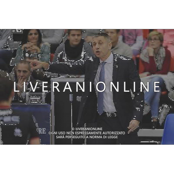 Campionato SuperLega UnipolSai - 9¡ giornata Castellanza (VA) 5-12-2015 PalaBorsani Revivre Milano vs Diatec Trentino nella foto Radostin Stoytchev allenatore Trentino foto Roberto Garavaglia - ag. Aldo Liverani sas