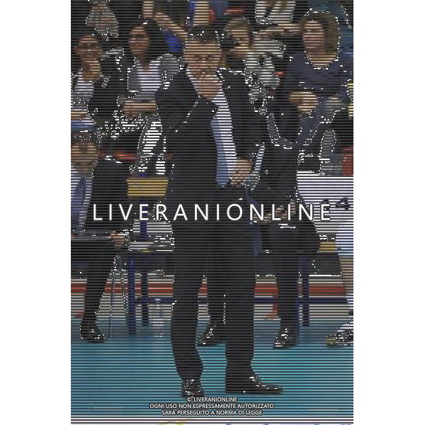 Campionato SuperLega UnipolSai - 9¡ giornata Castellanza (VA) 5-12-2015 PalaBorsani Revivre Milano vs Diatec Trentino nella foto Radostin Stoytchev allenatore Trentino foto Roberto Garavaglia - ag. Aldo Liverani sas
