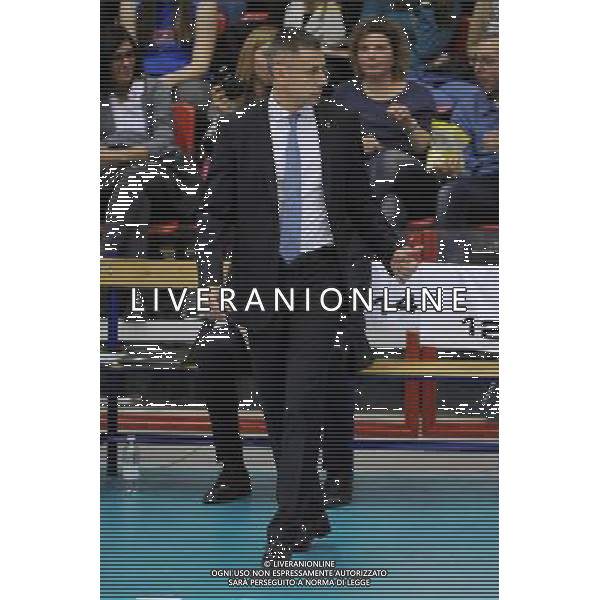 Campionato SuperLega UnipolSai - 9¡ giornata Castellanza (VA) 5-12-2015 PalaBorsani Revivre Milano vs Diatec Trentino nella foto Radostin Stoytchev allenatore Trentino foto Roberto Garavaglia - ag. Aldo Liverani sas