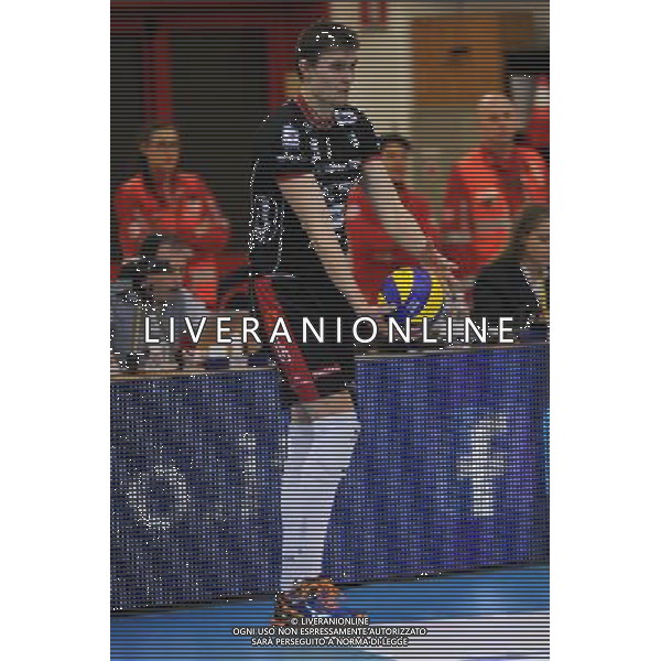 Campionato SuperLega UnipolSai - 9¡ giornata Castellanza (VA) 5-12-2015 PalaBorsani Revivre Milano vs Diatec Trentino nella foto Oleg Antonov (Trentino) foto Roberto Garavaglia - ag. Aldo Liverani sas