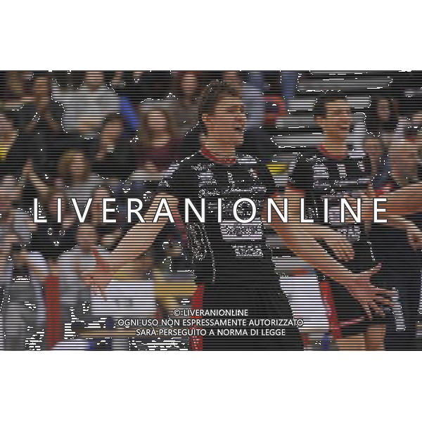 Campionato SuperLega UnipolSai - 9¡ giornata Castellanza (VA) 5-12-2015 PalaBorsani Revivre Milano vs Diatec Trentino nella foto Oleg Antonov (Trentino) foto Roberto Garavaglia - ag. Aldo Liverani sas