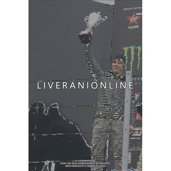 SIC DAY 2015 al Misano World Circuit 5 e 6 Dicembre, nella foto, SUL PODIO, IL SECONDO CLASSIFICATO, NELLA CATEGORIA FLAT TRACK, ANDREA DOVIZIOSO, ALZA LA COPPA AL CIELO, Â©CLAUDIO ZAMAGNI/AGENZIA ALDO LIVERANI S.A.S.