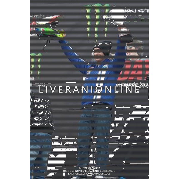 SIC DAY 2015 al Misano World Circuit 5 e 6 Dicembre, nella foto, SUL PODIO, IL VINCITORE , DELLA CATEGORIA FLAT TRACK, CHAREYE THOMAS, ALZA LA COPPA AL CIELO, Â©CLAUDIO ZAMAGNI/AGENZIA ALDO LIVERANI S.A.S.