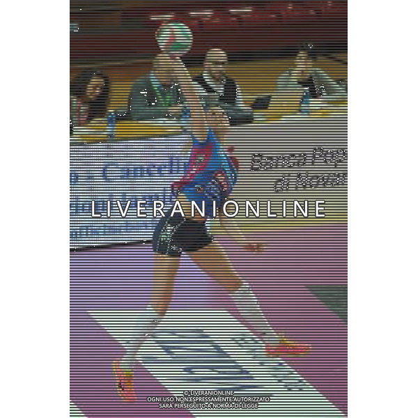 Campionato Serie A1 Master Group Sport - 10¡ giornata Novara 6-12-2015 Pala Igor Gorgonzola Igor Gorgonzola Novara vs Unendo Yamamay Busto Arsizio nella foto Helene Rousseaux (Novara) foto Roberto Garavaglia - ag. Aldo Liverani sas