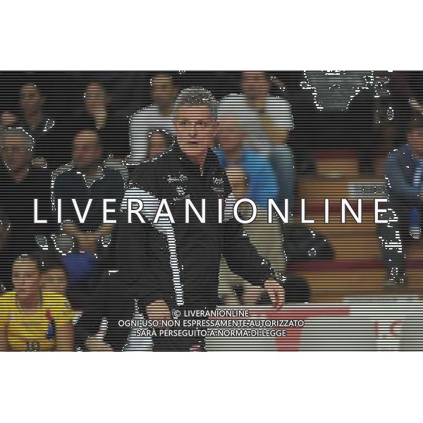 Campionato Serie A1 Master Group Sport - 10¡ giornata Novara 6-12-2015 Pala Igor Gorgonzola Igor Gorgonzola Novara vs Unendo Yamamay Busto Arsizio nella foto Marco Mencarelli allenatore Busto Arsizio foto Roberto Garavaglia - ag. Aldo Liverani sas