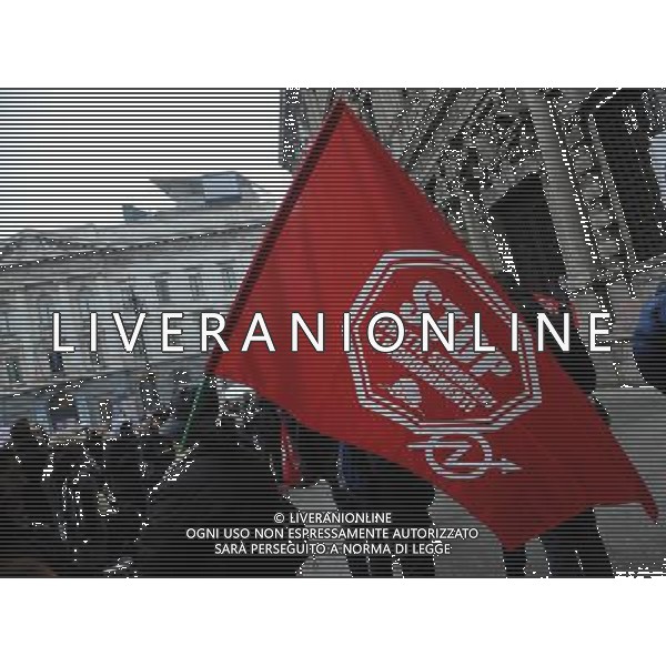Prima della Scala di Milano Stagione 2015/2016 Milano - 07.12.2015 Nella Foto: manifestanti /Ph.Vitez-Ag. Aldo Liverani