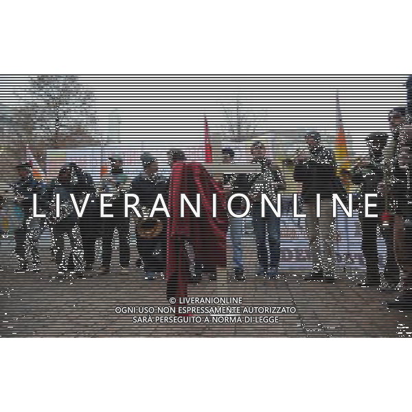 Prima della Scala di Milano Stagione 2015/2016 Milano - 07.12.2015 Nella Foto:manifestanti fuori la scala /Ph.Vitez-Ag. Aldo Liverani