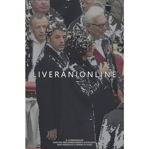 Santa Messa per l\'apertura del Giubileo straordinario della Misericordia presieduta Sua Santita\' Papa Francesco in Piazza San Pietro Citta\' del Vaticano Roma 08 dicembre 2015 nella foto Matteo Renzi con la moglie Agnese Â©Corradetti / Agenzia Aldo Liverani Sas