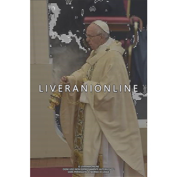 Santa Messa per l\'apertura del Giubileo straordinario della Misericordia presieduta Sua Santita\' Papa Francesco in Piazza San Pietro Citta\' del Vaticano Roma 08 dicembre 2015 nella foto Papa Francesco Â©Corradetti / Agenzia Aldo Liverani Sas