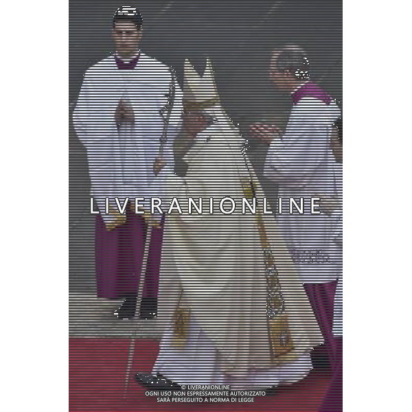 Santa Messa per l\'apertura del Giubileo straordinario della Misericordia presieduta Sua Santita\' Papa Francesco in Piazza San Pietro Citta\' del Vaticano Roma 08 dicembre 2015 nella foto Papa Francesco Â©Corradetti / Agenzia Aldo Liverani Sas