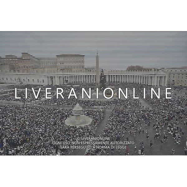 Santa Messa per l\'apertura del Giubileo straordinario della Misericordia presieduta Sua Santita\' Papa Francesco in Piazza San Pietro Citta\' del Vaticano Roma 08 dicembre 2015 nella foto veduta panoramica Â©Corradetti / Agenzia Aldo Liverani Sas