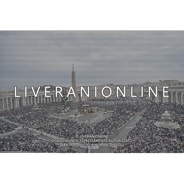 Santa Messa per l\'apertura del Giubileo straordinario della Misericordia presieduta Sua Santita\' Papa Francesco in Piazza San Pietro Citta\' del Vaticano Roma 08 dicembre 2015 nella foto veduta panoramica Â©Corradetti / Agenzia Aldo Liverani Sas