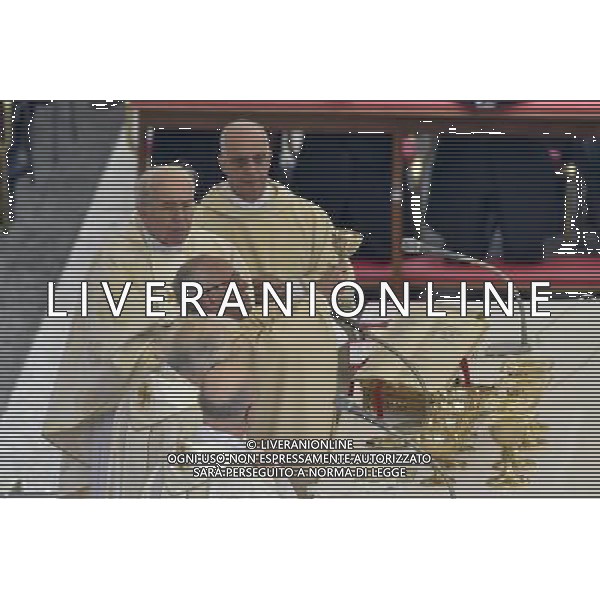 Santa Messa per l\'apertura del Giubileo straordinario della Misericordia presieduta Sua Santita\' Papa Francesco in Piazza San Pietro Citta\' del Vaticano Roma 08 dicembre 2015 nella foto Papa Francesco Â©Corradetti / Agenzia Aldo Liverani Sas
