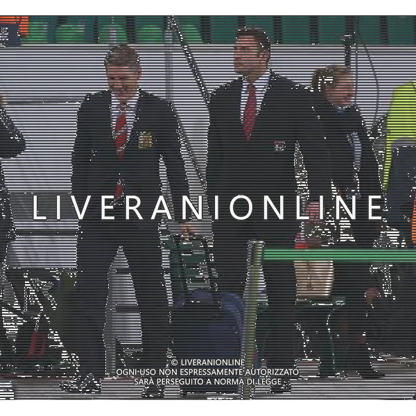 firo : 08.12.2015, Fu§ball, Saison 2015/2016, UEFA Champions League: Vfl Wolfsburg - Manchester United Bastian Schweinsteiger kommt ins stadion $worldrightsEs gelten unsere AGB, einsehbar auf www.firosportphoto.de ¤ONLY FOR USE IN G E R M A N Y !!!!! Photo : BPI, copyright by firo sportphoto: Coesfelder Str.207 48249 DŸlmeTel.:02594 9916004 www.firosportphoto.de mail@firosportphoto.de (V o l k s b a n k B o c h u m - W i t t e n ) BLZ.: 430 601 29 Kt. Nr.: 341 117 100 Tel.:02594 9916004 AG ALDO LIVERANI SAS ONLY ITALY