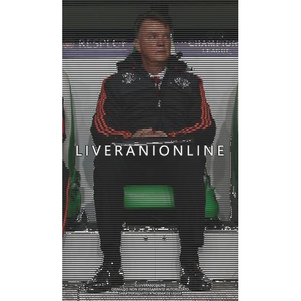 firo : 08.12.2015, 08. december 2015 Fu§ball, Champions League ,Saison 2015/2016, VFL Wolfsburg - Manchester United Manchester, Trainer, head coach, Louis van Gaal $worldrights,Es gelten unsere AGB, einsehbar auf www.firosportphoto.de, copyright by firo sportphoto: Coesfelder Str. 207 D-48249 DŸlmen www.firosportphoto.de mail@firosportphoto.de (V o l k s b a n k B o c h u m - W i t t e n ) BLZ.: 430 601 29 Kt. Nr.: 341 117 100 Tel:Ê +49-2594-9916004 Fax:Ê+49-2594-9916005 AG ALDO LIVERANI SAS ONLY ITALY