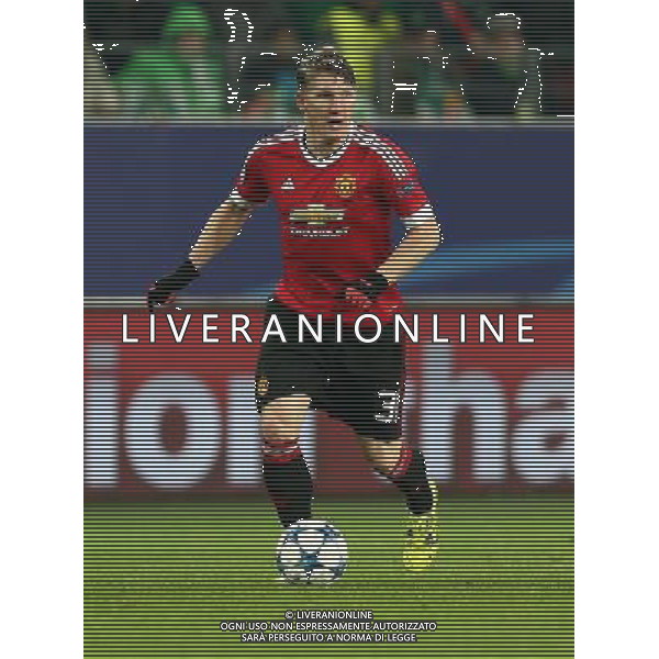 firo : 08.12.2015, 08. december 2015 Fu§ball, Champions League ,Saison 2015/2016, VFL Wolfsburg - Manchester United (3-2) Manchester, Bastian Schweinsteiger, Einzelaktion, single action $worldrights,Es gelten unsere AGB, einsehbar auf www.firosportphoto.de, copyright by firo sportphoto: Coesfelder Str. 207 D-48249 DŸlmen www.firosportphoto.de mail@firosportphoto.de (V o l k s b a n k B o c h u m - W i t t e n ) BLZ.: 430 601 29 Kt. Nr.: 341 117 100 Tel:Ê +49-2594-9916004 Fax:Ê+49-2594-9916005 AG ALDO LIVERANI SAS ONLY ITALY