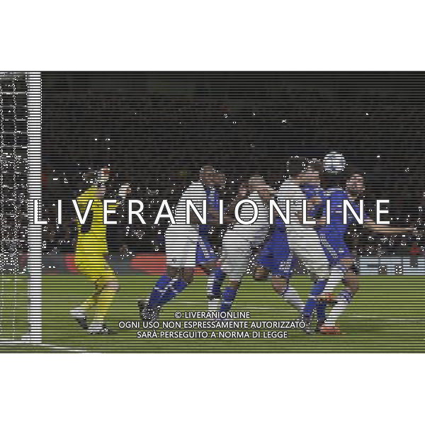 Chelsea\'s Diego Costa attempts a header on goal from a corner Photographer Craig Mercer/CameraSport Football - UEFA Champions League Group G - Chelsea v FC Porto - Stamford Bridge - London - © CameraSport - 43 Linden Ave. Countesthorpe. Leicester. England. LE8 5PG - Tel: +44 (0) 116 277 4147 - admin@camerasport.com - www.camerasport.com/ AGENZIA ALDO LIVERANI SAS - ITALY ONLY EDITORIAL USE ONLY
