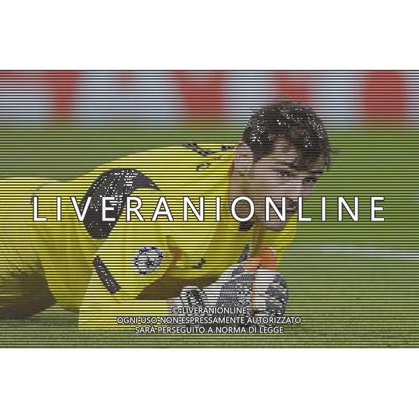 FC Porto\'s Iker Casillas during tonight\'s match Photographer Craig Mercer/CameraSport Football - UEFA Champions League Group G - Chelsea v FC Porto - Stamford Bridge - London - © CameraSport - 43 Linden Ave. Countesthorpe. Leicester. England. LE8 5PG - Tel: +44 (0) 116 277 4147 - admin@camerasport.com - www.camerasport.com/ AGENZIA ALDO LIVERANI SAS - ITALY ONLY EDITORIAL USE ONLY