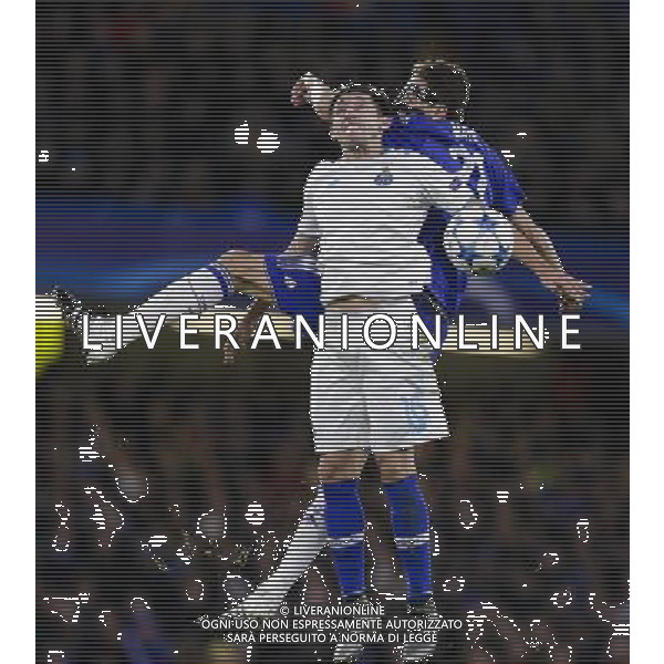 FC Porto\'s Hector Herrera vies for possession with Chelsea\'s Nemanja Matic Photographer Craig Mercer/CameraSport Football - UEFA Champions League Group G - Chelsea v FC Porto - Stamford Bridge - London - © CameraSport - 43 Linden Ave. Countesthorpe. Leicester. England. LE8 5PG - Tel: +44 (0) 116 277 4147 - admin@camerasport.com - www.camerasport.com AG ALDO LIVERANI SAS ONLY ITALY