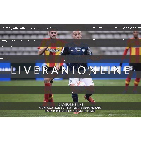 Idriss ECH CHERGUI / Pierrick VALDIVIA - 11.12.2015 - Paris FC / Lens - 18eme journee Ligue 2 Photo : Nolwenn Le Gouic / Icon Sport/ AGENZIA ALDO LIVERANI SAS - ITALY ONLY EDITORIAL USE ONLY