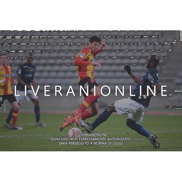 Pablo CHAVARRIA / Herbe LYBOHY - 11.12.2015 - Paris FC / Lens - 18eme journee Ligue 2 Photo : Nolwenn Le Gouic / Icon Sport/ AGENZIA ALDO LIVERANI SAS - ITALY ONLY EDITORIAL USE ONLY