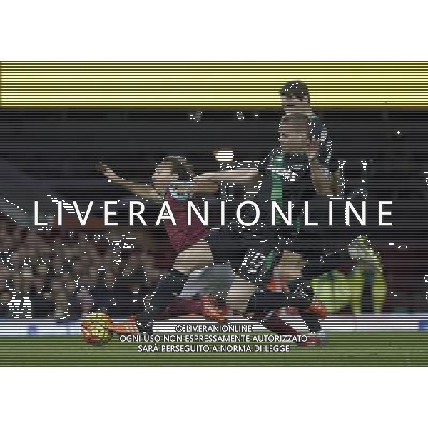 Stoke City\'s Ryan Shawcross brings down West Ham United\'s Mark Noble not given Photographer Kieran Galvin/CameraSport Football - Barclays Premiership - West Ham United v Stoke City - Saturday 12th December 2015 - Boleyn Ground - London Â© CameraSport - 43 Linden Ave. Countesthorpe. Leicester. England. LE8 5PG - Tel: +44 (0) 116 277 4147 - admin@camerasport.com - www.camerasport.com AG ALDO LIVERANI SAS ONLY ITALY