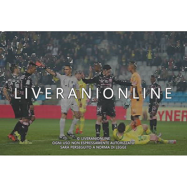 Expulsion Issa DIOP - 12.12.2015 - Nantes / Toulouse - 18eme journee de Ligue 1 Photo : Vincent Michel / Icon Sport AG ALDO LIVERANI SAS ONLY ITALY