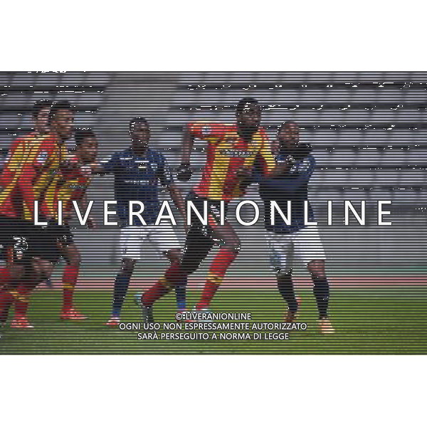 Abdoul BA / Christopher GLOMBARD - 11.12.2015 - Paris FC / Lens - 18eme journee Ligue 2 Photo : Nolwenn Le Gouic / Icon Sport/ AGENZIA ALDO LIVERANI SAS - ITALY ONLY EDITORIAL USE ONLY