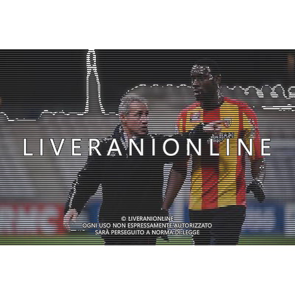 Abdoul BA / Yves COLLEU - 11.12.2015 - Paris FC / Lens - 18eme journee Ligue 2 Photo : Nolwenn Le Gouic / Icon Sport/ AGENZIA ALDO LIVERANI SAS - ITALY ONLY EDITORIAL USE ONLY