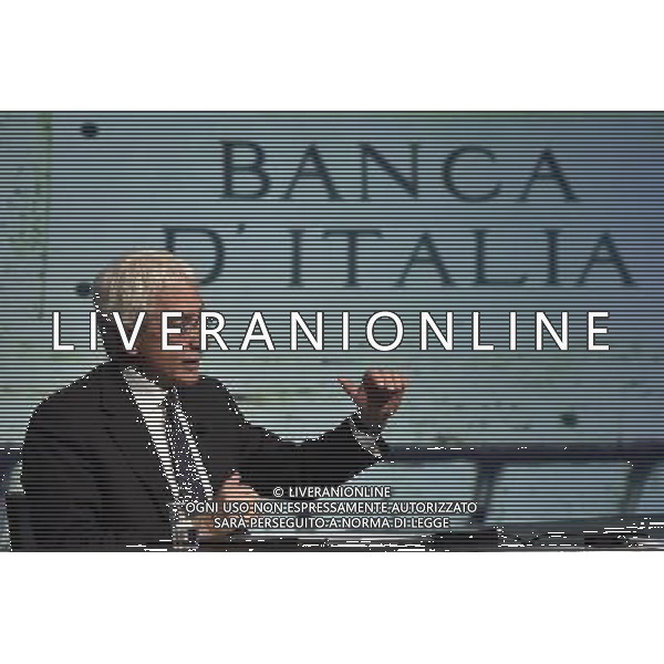 Roma - 13.12.2015 - Studi Rai Teulada - Trasmissione TV \' In Mezzora \' - nella foto: Salvatore Rossi Direttore Generale di Bankitalia / Ph Corradetti - AG. Aldo LiveraniSalvatore Rossi banchiere ed economista italiano. Direttore generale della Banca d\'Italia e presidente dell\'Istituto per la vigilanza sulle assicurazioni - ospite della trasmissione televisiva \'in1/2h\' - Roma 13 dicembre 2015 / AGENZIA ALDO LIVERANI SAS - ITALY ONLY EDITORIAL USE ONLY